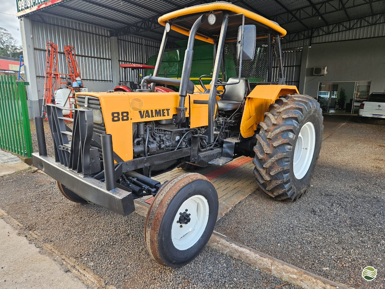 TRATOR VALMET VALMET 88 Tração 4x4 Pessette Máquinas Agrícolas CHOPINZINHO PARANÁ PR